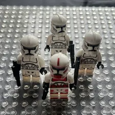 LEGO Star Wars Clone Trooper Minifigure Lot of 4 w/ Helmets & Blasters