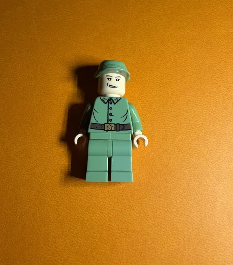LEGO Indiana Jones Russian guard minifigure 7626 7625