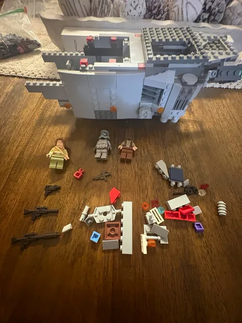 Lego Star Wars first order transporter 75103 captain plasma mint condition