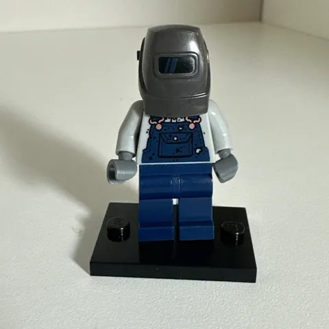 Lego CMF Series 11 - Welder Minifigure  (col11-10) 71002