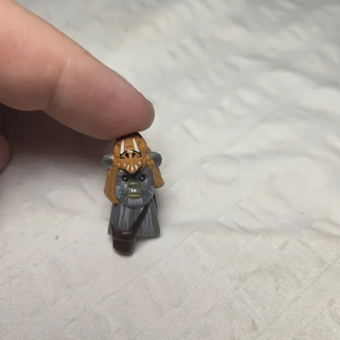 Lego Star Wars Teebo sw0510 Ewok Minifigure 10236 Ewok Village Head Part Genuine