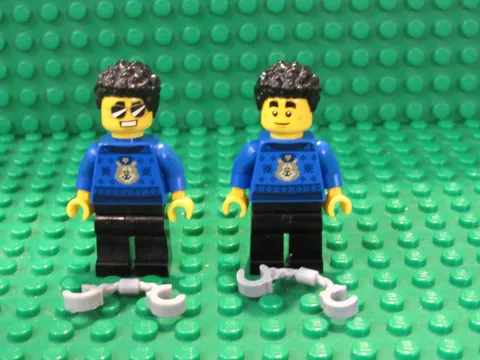Lot of 2 LEGO Minifigures Police Officer - Duke DeTain cty1207 blue sweater DD32
