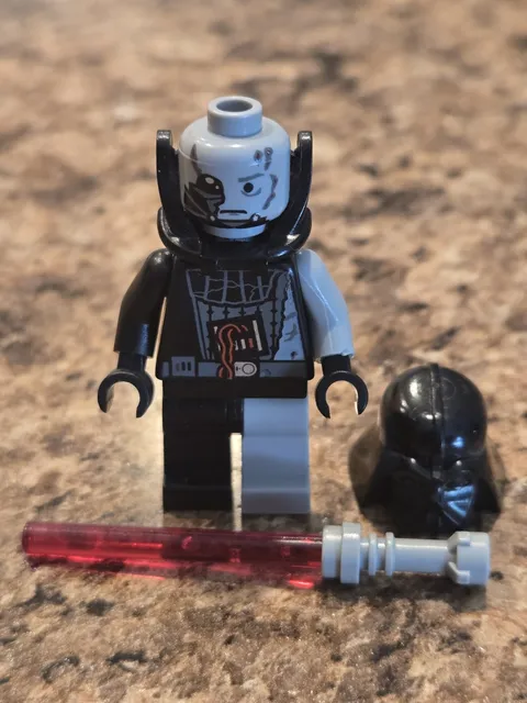LEGO Battle Damaged Darth Vader Minifig Star Wars 7672 With Helmet AUTHENTIC