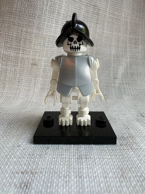 LEGO Skeleton Minifigure - gen021 (w/ Display Base)
