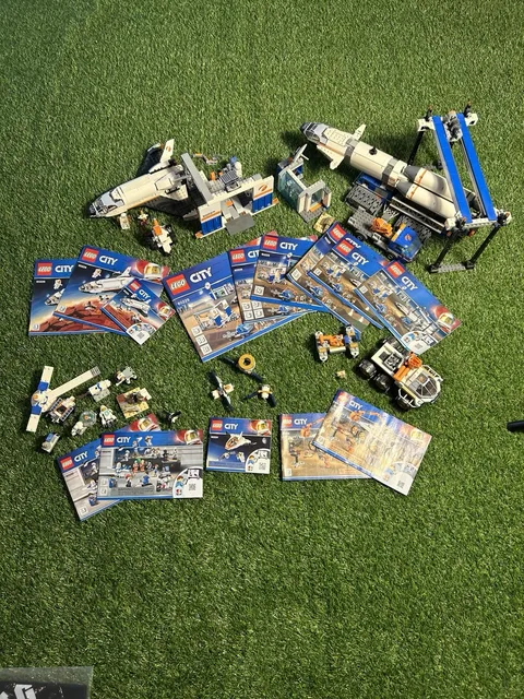 LEGO City Space 60229 Rocket Assembly & Transport Complete Set Astronaut