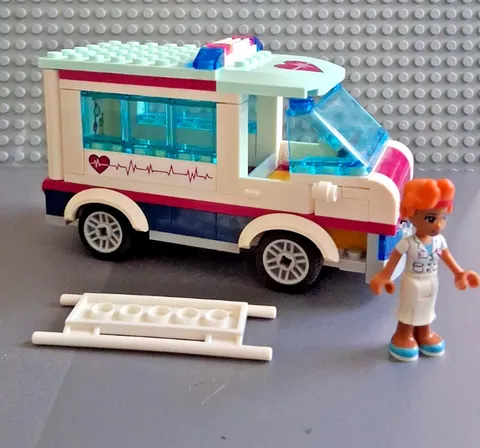 Lego Heartlake City Hospital Ambulance Van With Stretcher Piece + Nurse Minifig