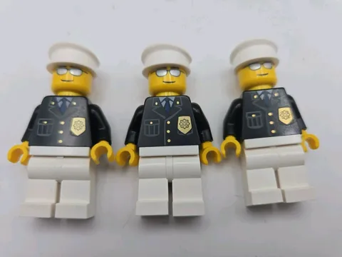 LEGO Minifigure City Police Policeman  Lot Of 3 Police Headquarters 