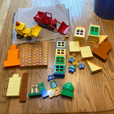 Lego Duplo Bob the Builder 3276- Muck and Scoop Incomplete Plus Extras