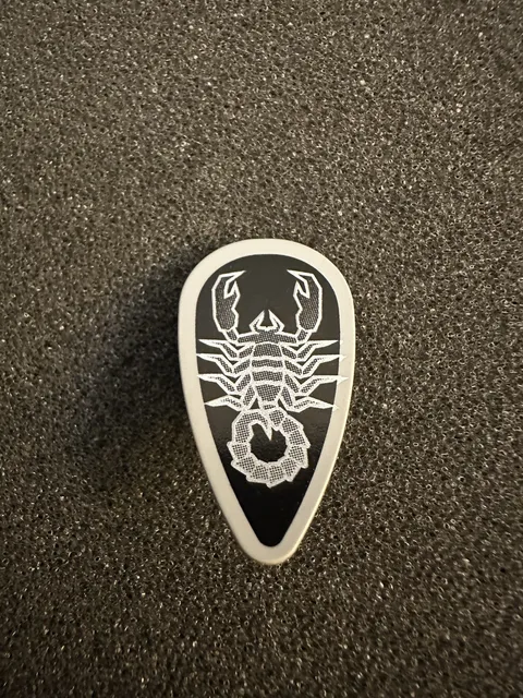 LEGO Large Oval Gray & Black Vladek Shield - Scorpion Design - Knights - New