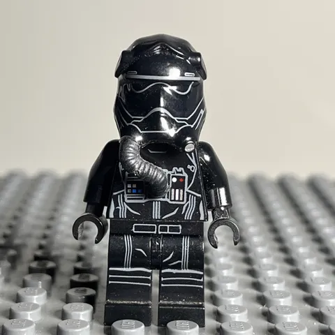 LEGO Star Wars First Order TIE Pilot Minifigure (75194 75272) sw0902 - 3J