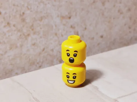 New LEGO Unisex Head Fun Dual Sided Two faces 1 head Girl Boy Smile Hell-O WOW