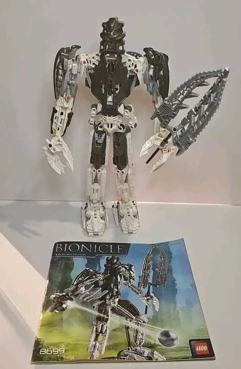 LEGO BIONICLE Takanuva 8699 Complete with Instruction Booklet READ 