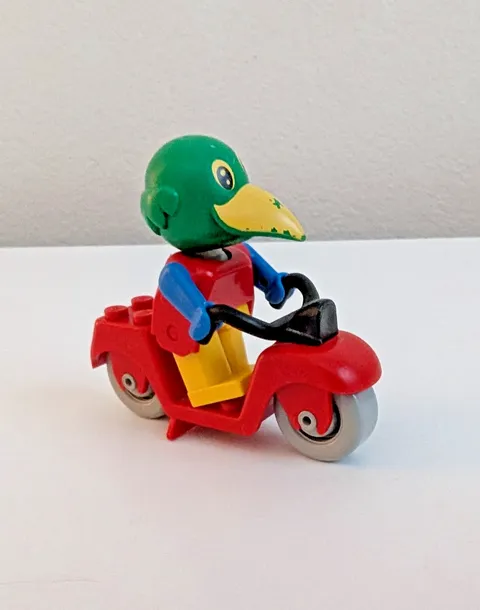 Vintage 80s Lego Fabuland Patrick Parrot moped action figure INCOMPLETE
