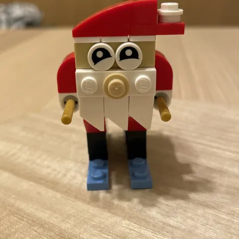 LEGO Set (30580) Santa Claus Holiday & Event Brick Built Figure Skiing 100%