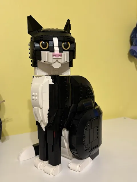 LEGO Ideas 21349 Tuxedo Cat