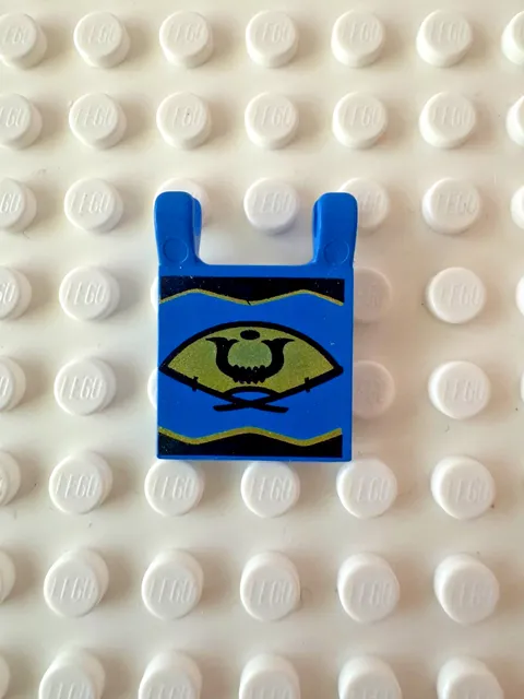 LEGO Flag 2x2 Square w Flat Edge w Gold Fan with Black Crossed Katanas 2335px2