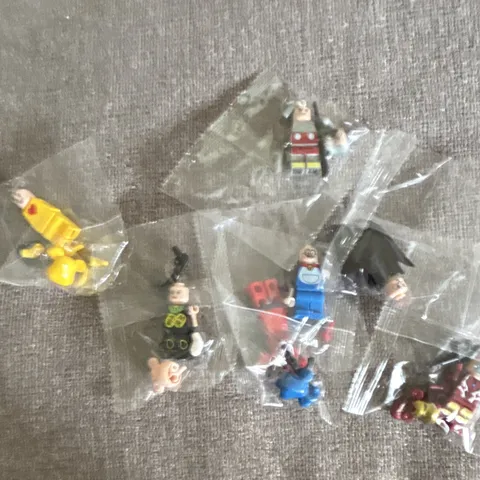 LEGO Plastic Minifigure Lot Assorted Mixed Figures & Parts in Bags