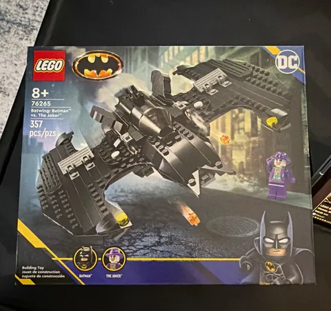 LEGO Batwing: Batman vs. The Joker 76265 357 pcs 8+ DC Brick Separator sealed