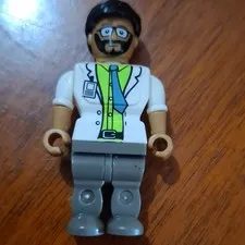 LEGO City Minifigure Male White Lab Coat Green Shirt Tie Beard Glasses Grey Legs