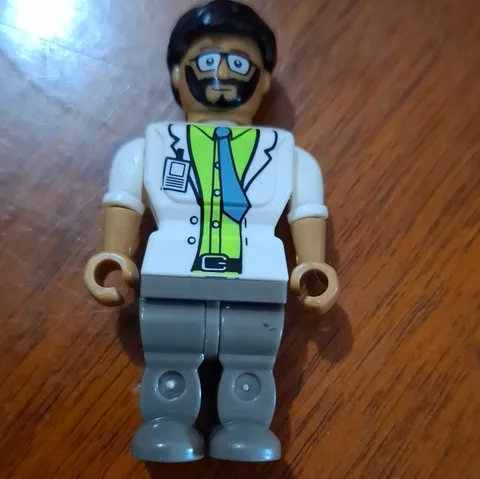 LEGO City Minifigure Male White Lab Coat Green Shirt Tie Beard Glasses Grey Legs