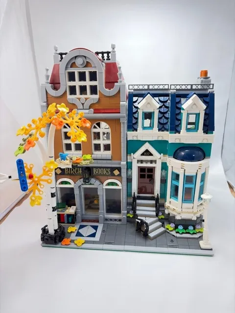 LEGO Creator Expert Bookshop Modular Buildings 10270 in 2020 Used from Japan