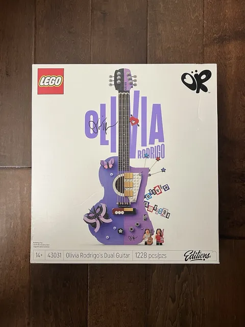 LEGO Editions 43031 Olivia Rodrigo Dual Guitar 1228 PCS Limited New Rare IN HAND