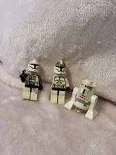 LEGO Star Wars Clone Trooper Minifigures Lot of 2 w/ Helmets & Blasters Genuine