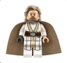 Brand New LEGO Star Wars Luke Skywalker Minifigure Old Jedi Master + lightsaber!