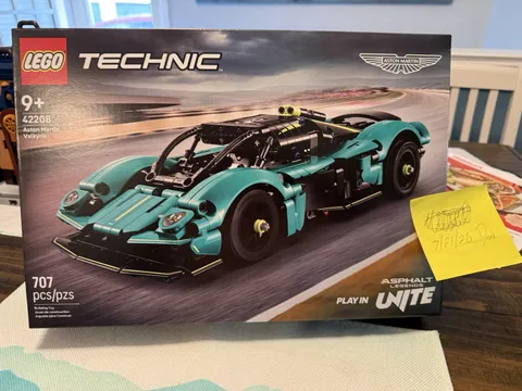 LEGO Technic Aston Martin Valkyrie 42208. NIB. Great build!