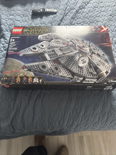 LEGO Star Wars: Millennium Falcon (75257)