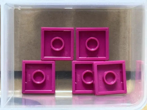 LEGO Parts - Magenta Tile 2 x 2 - No 3068 - QTY 5