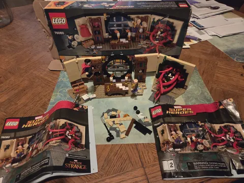 Lego 76060: Doctor Strange's Sanctum Sanctorum minifigs