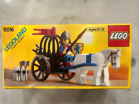 LEGO Castle: Knights' Arsenal (6016) -Brand New In Factory Sealed Box