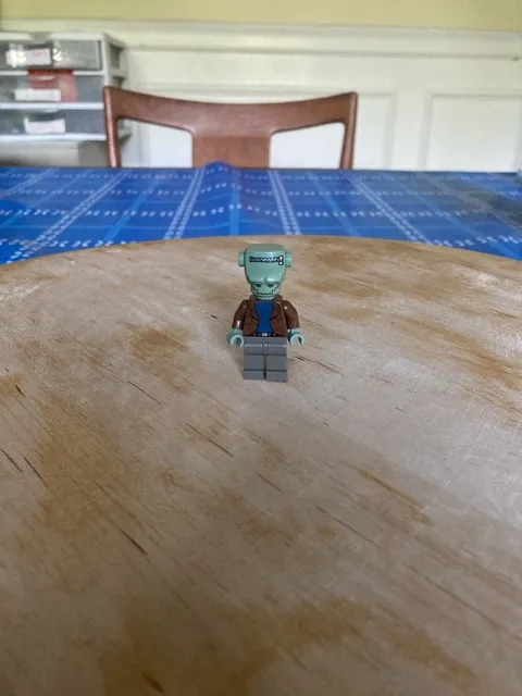 LEGO 2002 OG Studios Frankenstein Minifigure 1382 Great Condition!