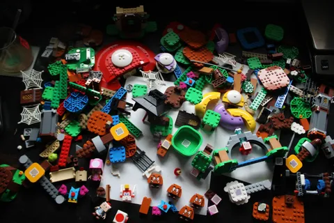 Super Mario LEGO Lot 71377 King Boo Haunted Yard Expansion Set Incomplete 71368