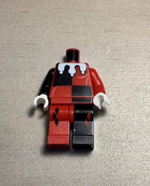 LEGO Batman: Harley Quinn- White Hands 2008 (bat026) LEGS AND TORSO ONLY