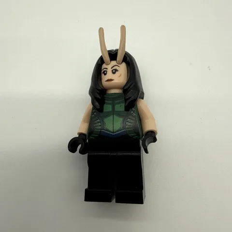 LEGO Minifigure Mantis sh383  Guardians of the Galaxy Broken Hand