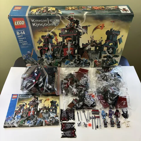 LEGO Knights Kingdom 8877 Vladek's Dark Fortress Incomplete w/ Box & Manual 2005