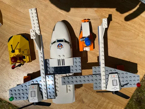 LEGO CITY: Coast Guard Sea Rescue Plane (60164)