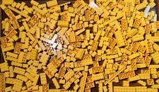 Bulk Lego 1 lb. 4 oz,  basic building bricks and small flats/plates - all YELLOW