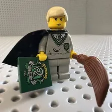 Draco Malfoy Minifigure - LEGO Harry Potter Cape with Stars hp040