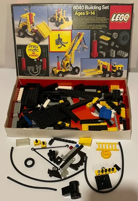 Very Rare Vintage 1980's Lego 8040 Building Set in Original Box Missing Pieces!!