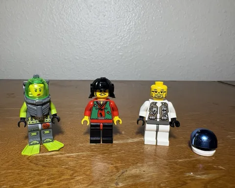 LEGO Minifigures Lot of 3: ATLANTIS DIVER atl008, SAMURAI, cas053 LOM lom016
