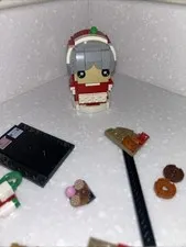 LEGO BRICKHEADZ: Mrs. Claus (40274) Incomplete Set