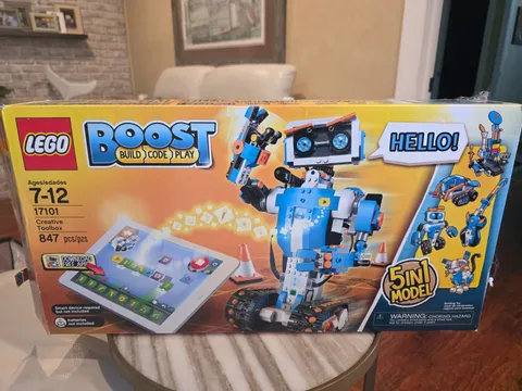 LEGO Boost: Creative Toolbox (17101)