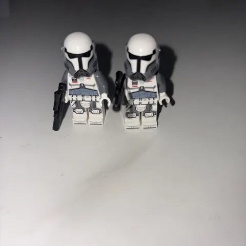 Two Lego Star Wars Imperial Commando + Rifles In Mint Condition