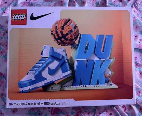 LEGO Icons Nike Dunk Set 43008 1180 Pieces Complete Set Boxed 2024