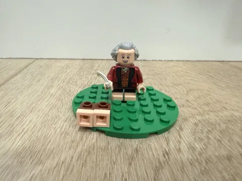 LEGO Icons: Bilbo Baggins Minifigure 10354 The Shire lor144 (+ Quill)