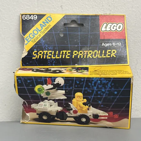 LEGO Space: Satellite Patroller (6849)- Brand New In Factory Sealed Box *RARE*