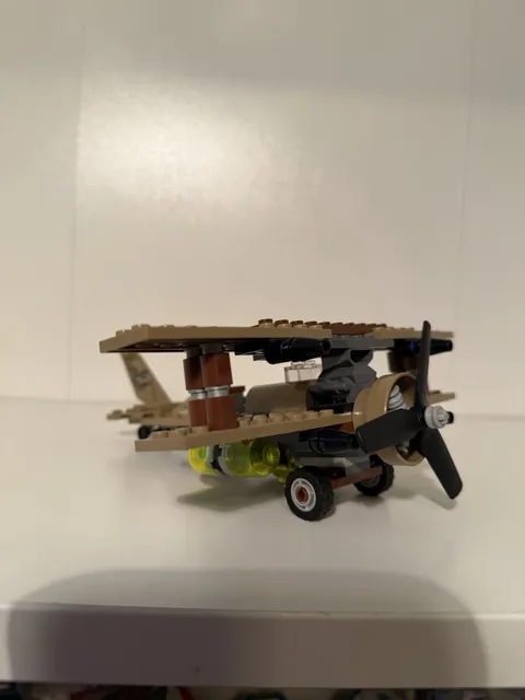 LEGO Batman: The Batcopter: The Chase for Scarecrow (7786) Scarecrows Plane